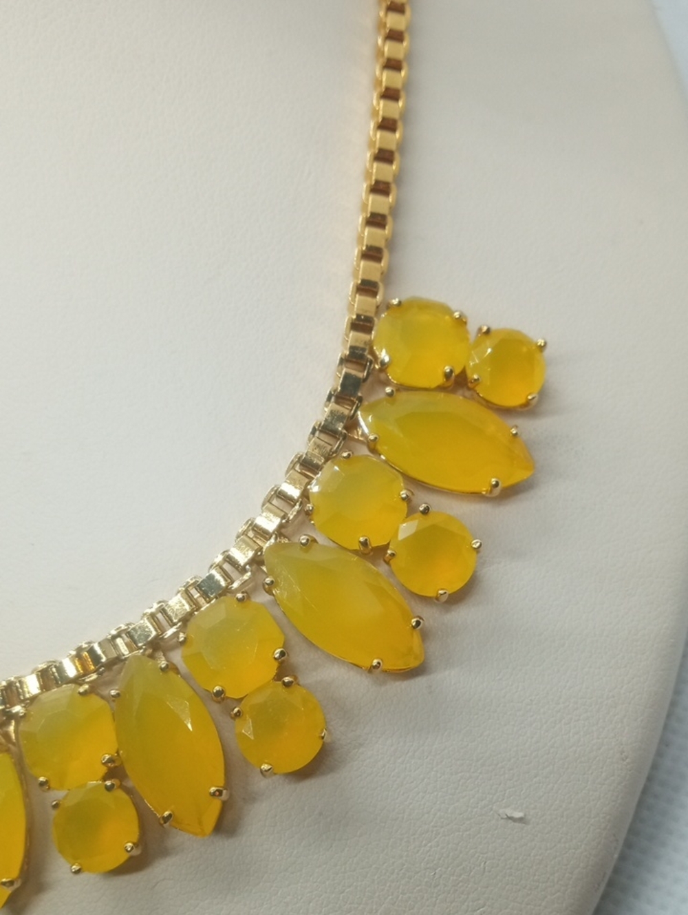 KATE SPADE MARQUE YELLOW DROP NECKLACE - Picture 5 of 8